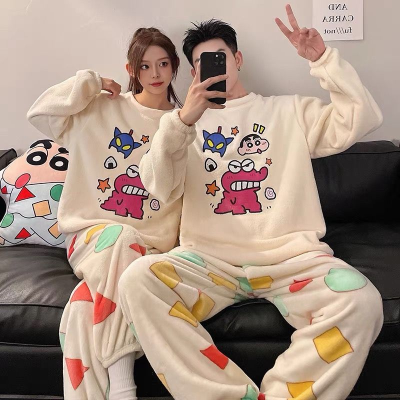 Kawaii Crayon Shin-Chan Couple - огляд і ціна Winter Clothing In Japan
